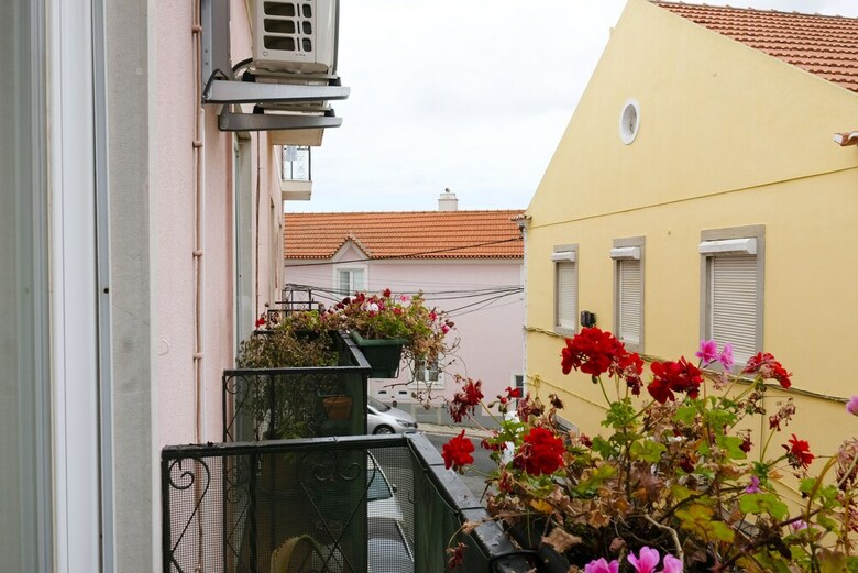 Idyllic Apartment Sintra S Train Station
