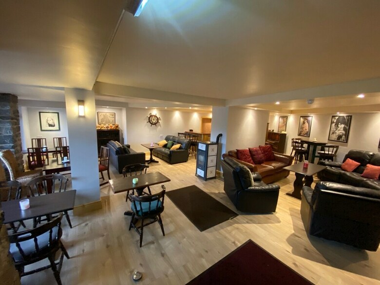 Kylemore Pass Hotel