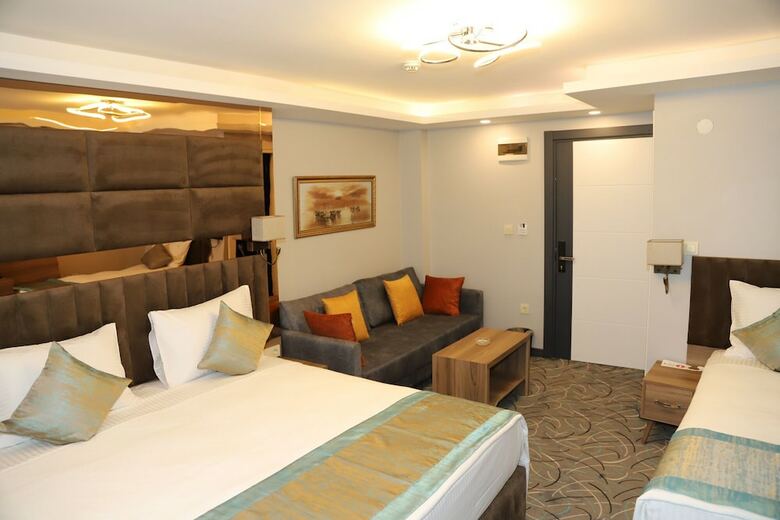 Grand Kavi Hotel