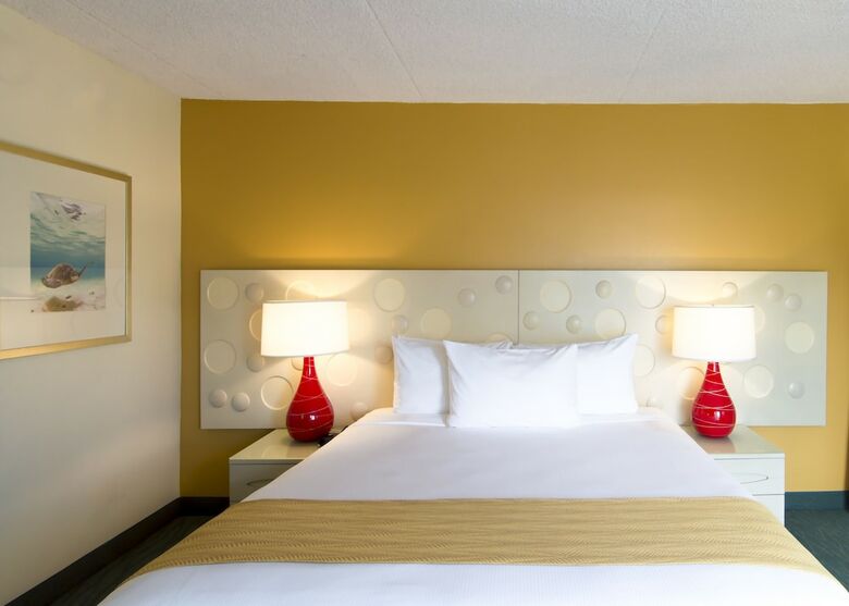 Coconut Waikiki Hotel
