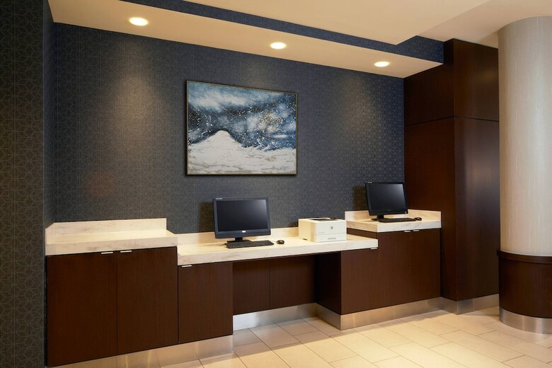 Hotel Courtyard By Marriott Lax