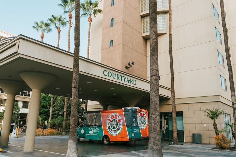 Hotel Courtyard By Marriott Lax