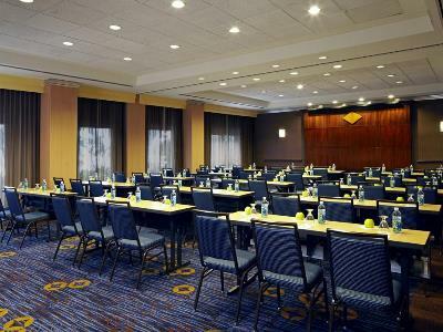 Hotel Courtyard By Marriott Lax