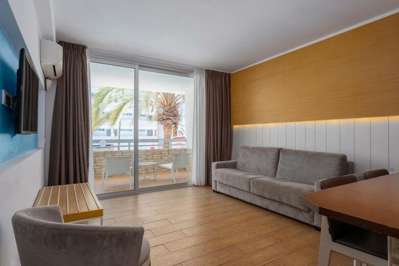 Hotel Akeah Broncemar