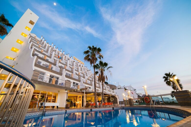 Apartamentos Cala Nova