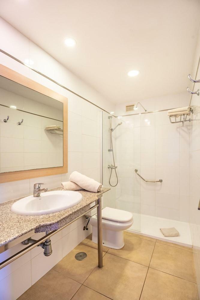 Apartamentos Cala Nova