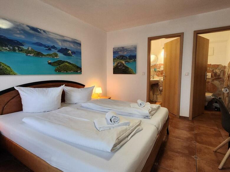 Hostal G�stehaus Schmidt