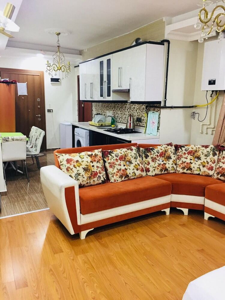 Deluxe Royal Apart