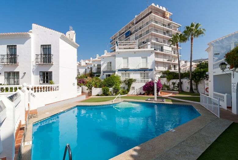 White Town Bajamar Canovas Nerja Apartment
