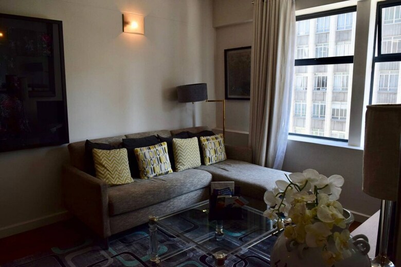 Apartment Suite With Rooftop Pool