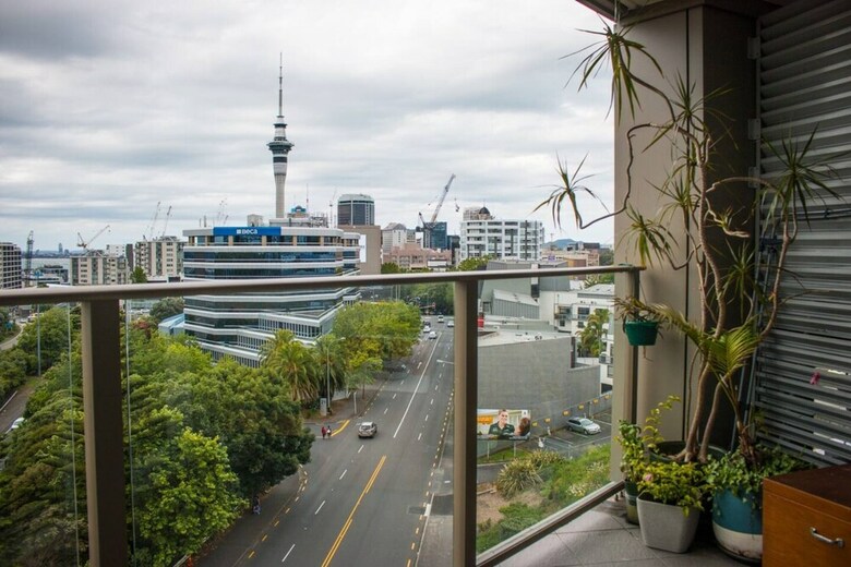 Comfortable 2 Bedroom Apartment With Stunning Views