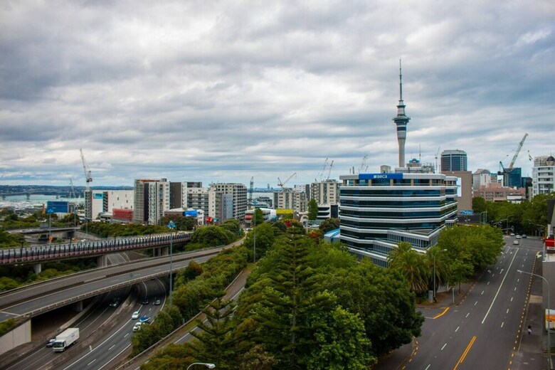 Comfortable 2 Bedroom Apartment With Stunning Views