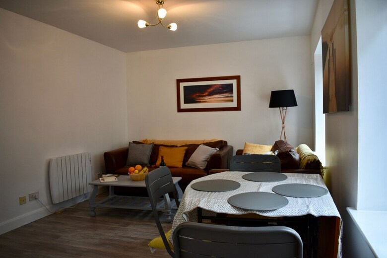 Refurbished 2 Bedroom Apartment In Templebar