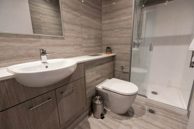 Modern 4 Bedroom Albany Apartment