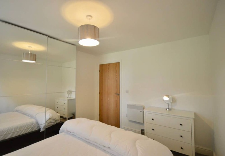 Stylish 2 Bedroom Apartment In Downtown Bristol