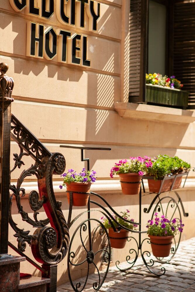 D&j Old City Hotel
