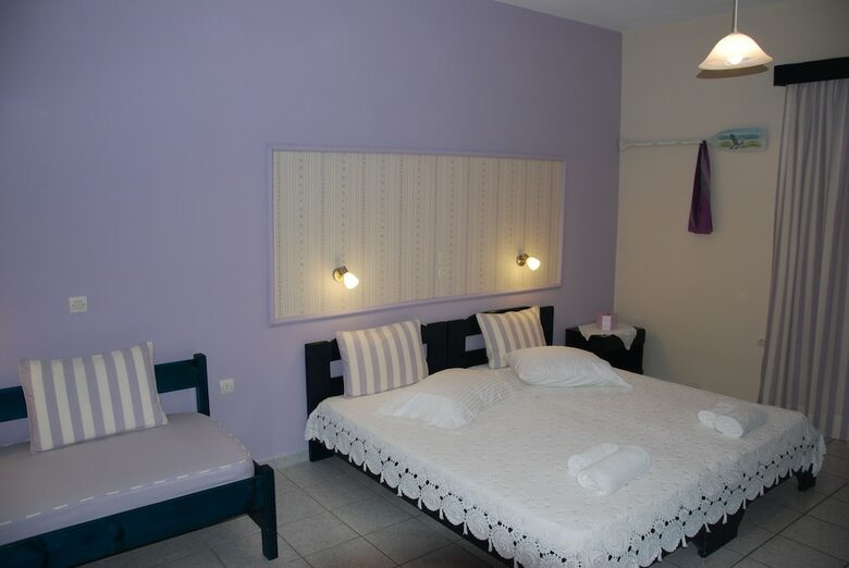 Kavos Psarou Studios And Apartments