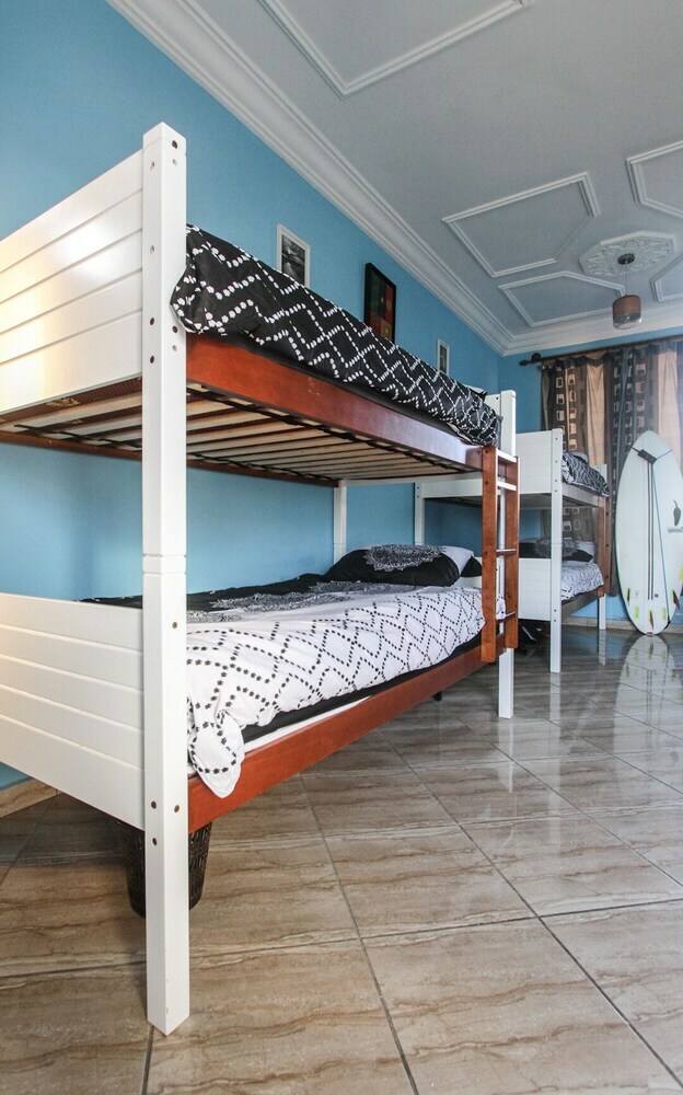 Hostal Petit Surfer - Hostel