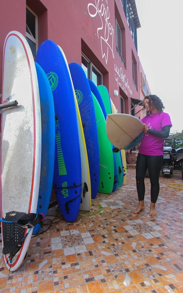 Hostal Petit Surfer - Hostel