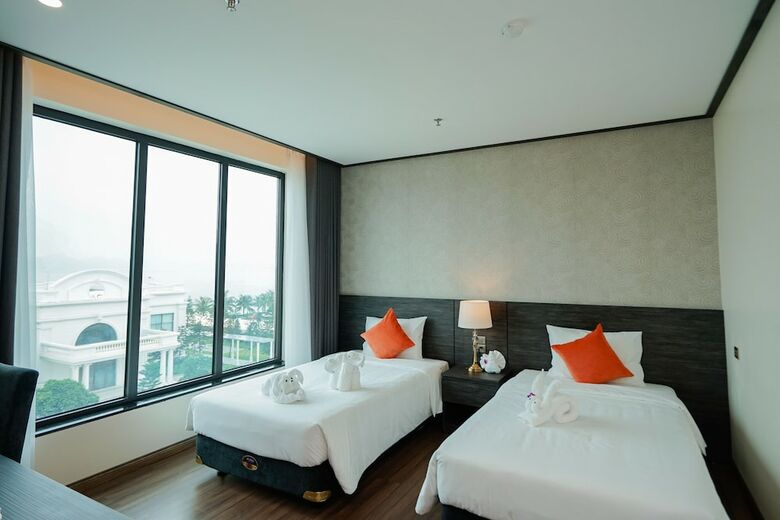 Hotel Ha Long Plus