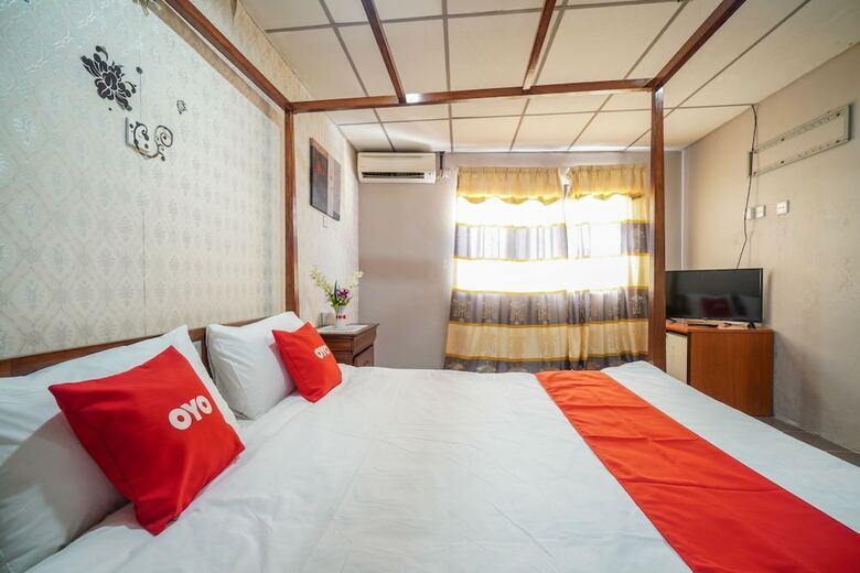 Oyo 44101 Hotel Dj Palace