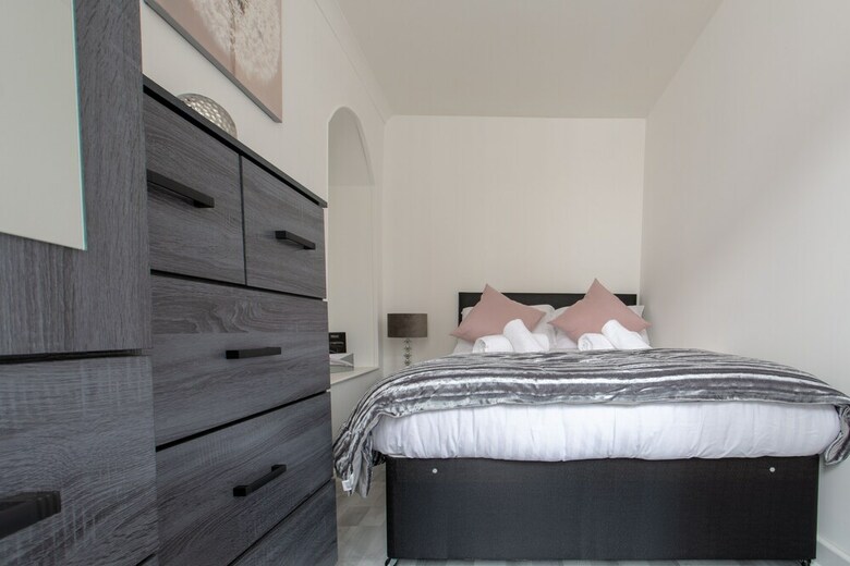 Lux Apartments 3 Bedroom House - Gorst