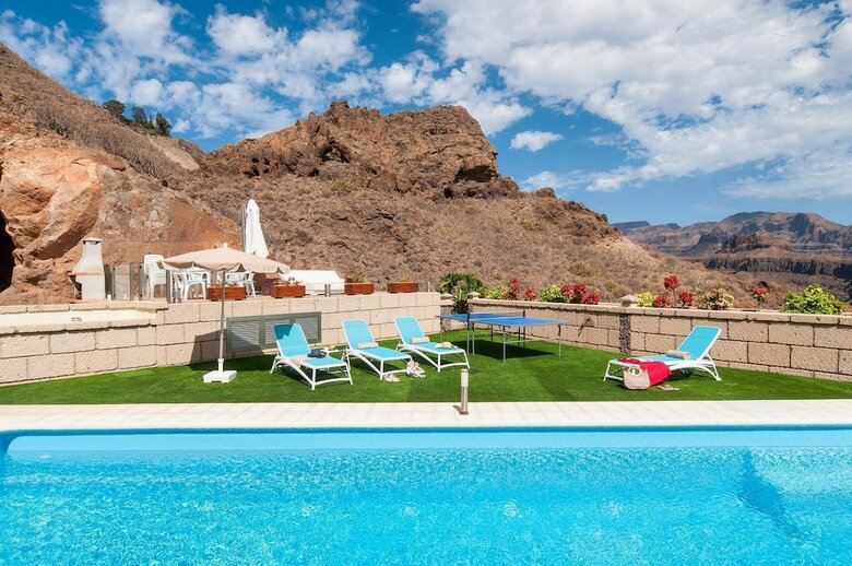 Majestic Villa Monte Leon For 6 + 6