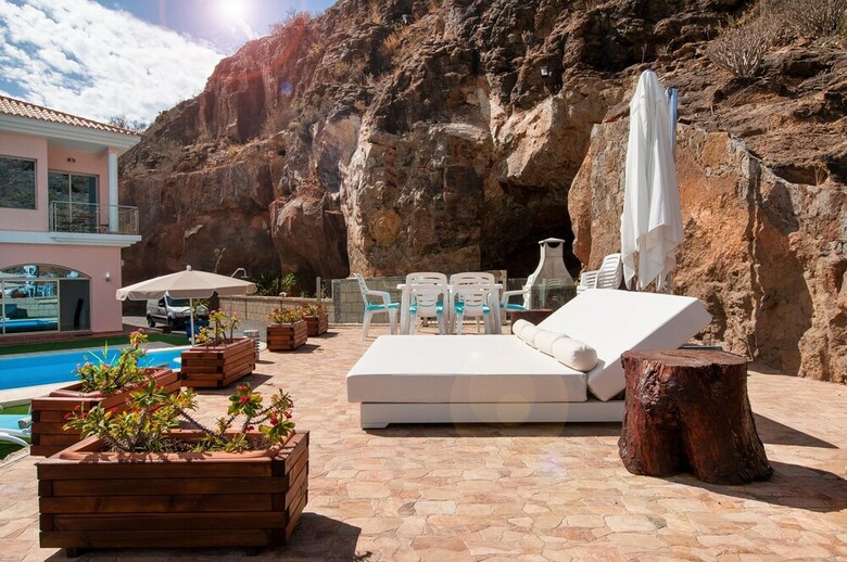 Majestic Villa Monte Leon For 6 + 6