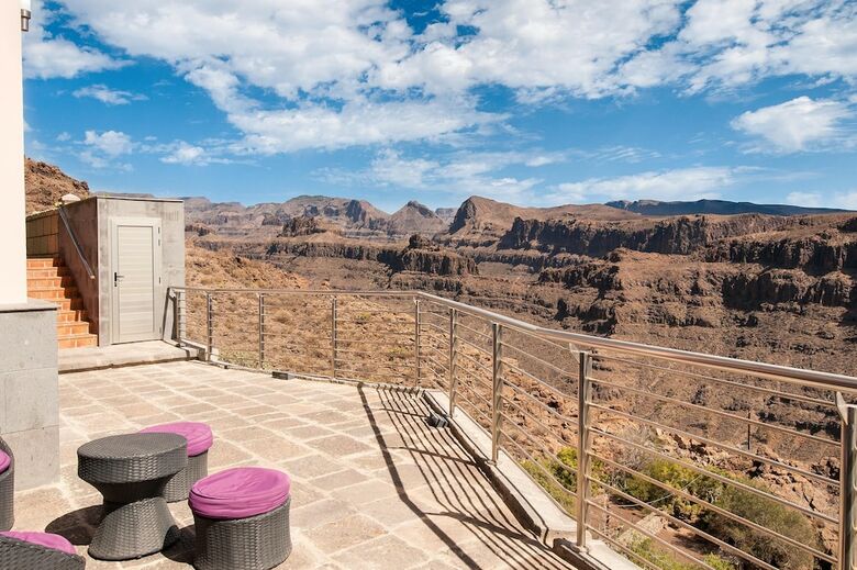 Majestic Villa Monte Leon For 6 + 6