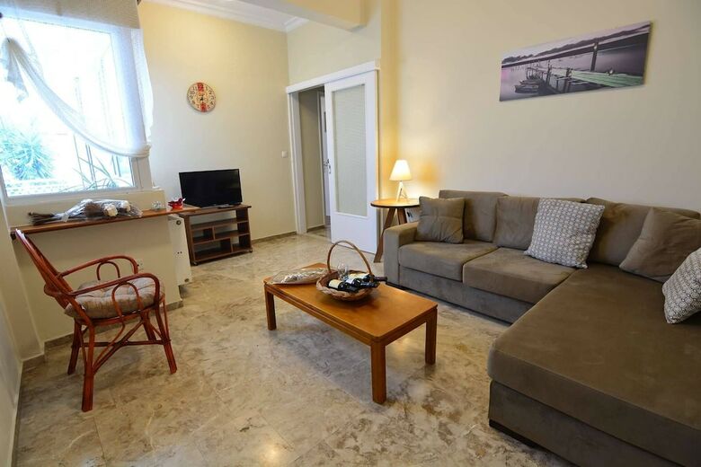 Mara's Apartments