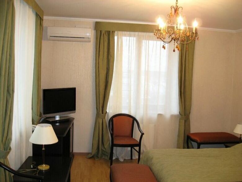 Hotel Elit Crous