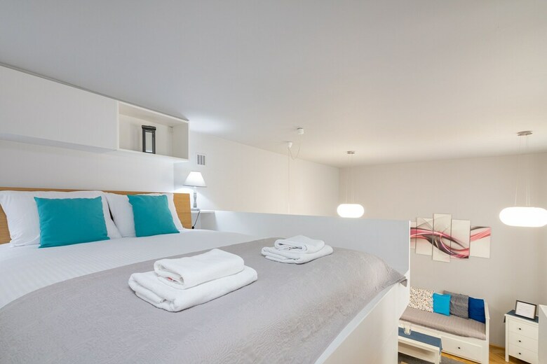 Comfortable Old Town Apartment