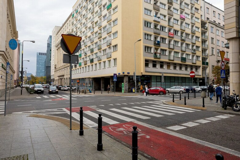 Metro Swietokrzyska Apartment