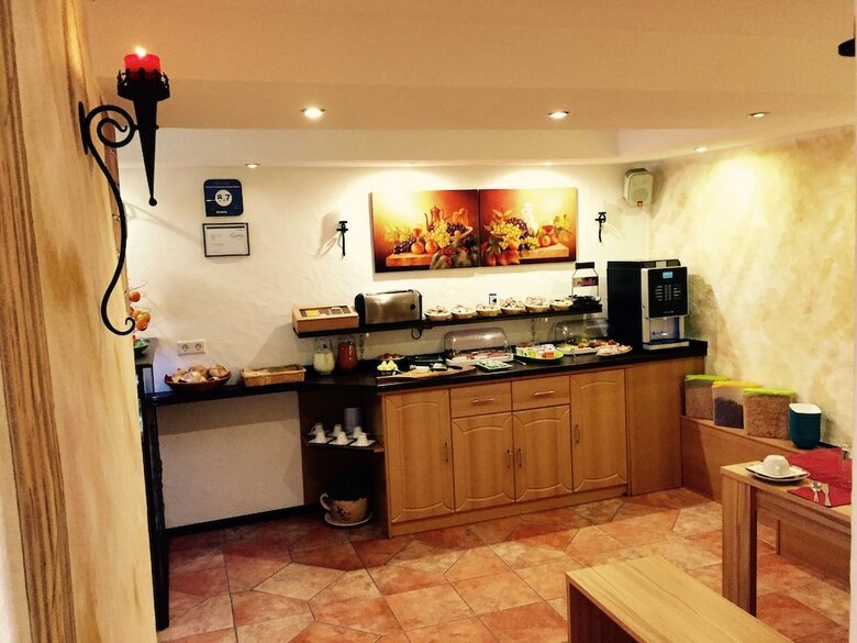 Hostal Europa Pension Zum Gr�nen Baum