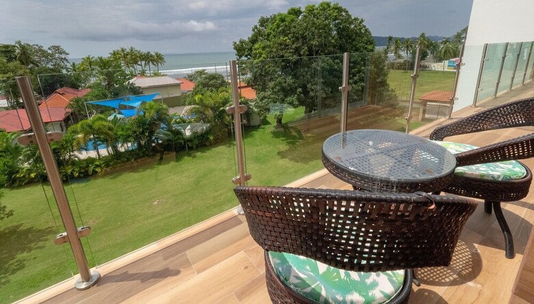Sunset Boulevard Jaco Beach 405