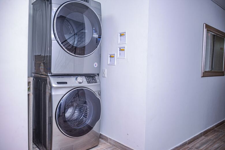 Apartamentos Miracle Building