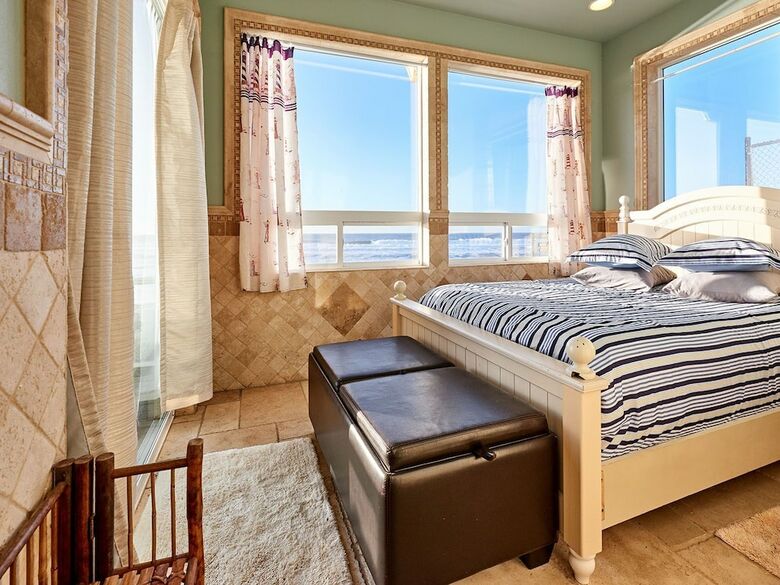 Admiral's Beach Retreat