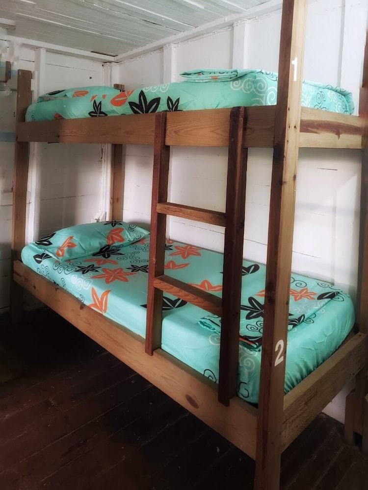 Hostal Twin Fin Hostels