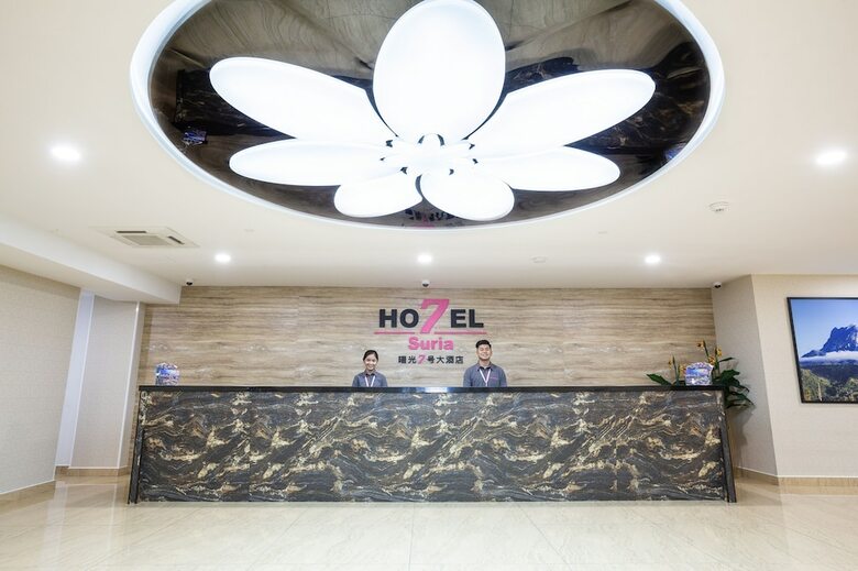 Hotel 7 Suria