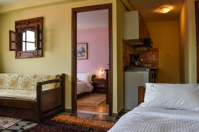 Hotel Dio Studios