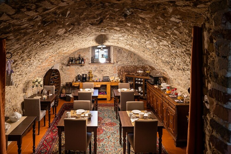 B&B Antico Borgo And Spa