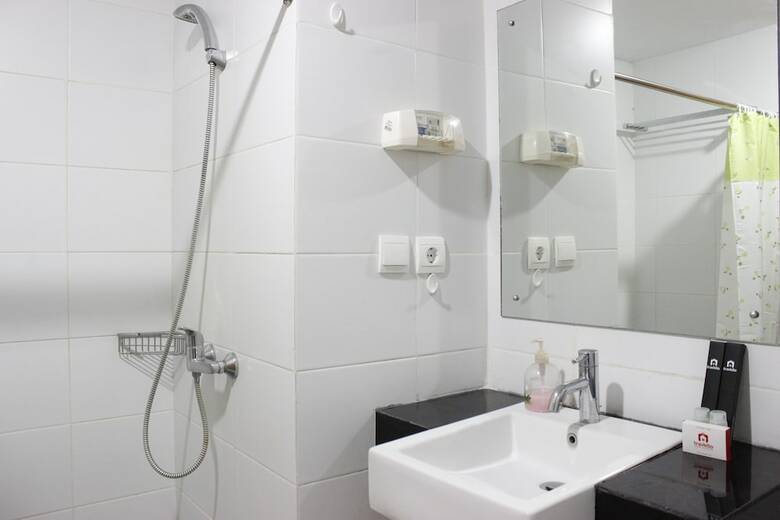 Comfortable Studio At Beverly Dago Apartment Near Itb