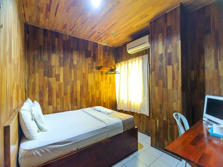 Y&z Budget Hotel