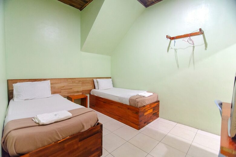 Y&z Budget Hotel