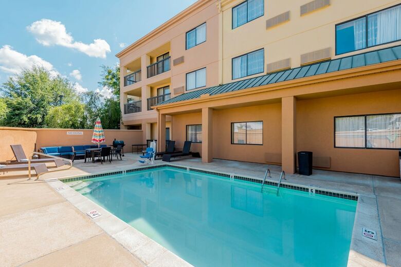Hotel Courtyard By Marriott Tupelo
