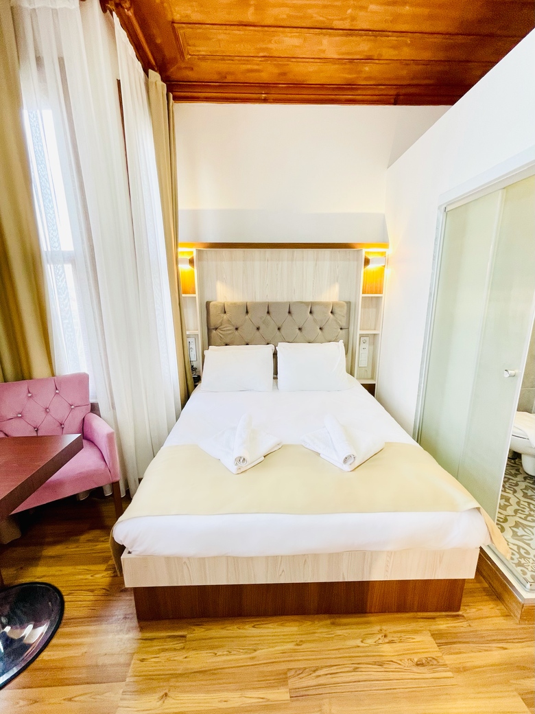 Qonaq Hotel