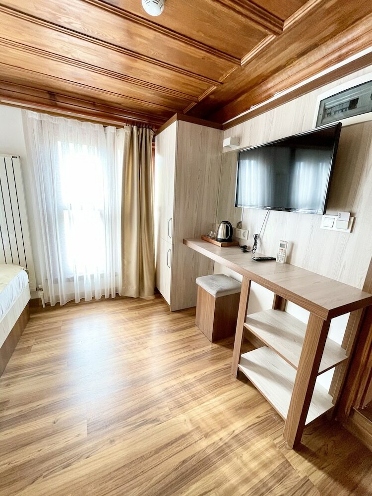 Qonaq Hotel