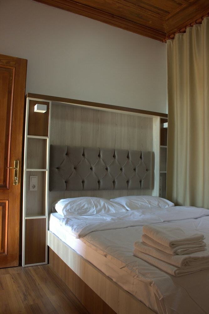 Qonaq Hotel