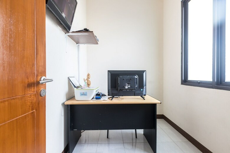 Hostal Oyo 1598 Feby Inn Syariah