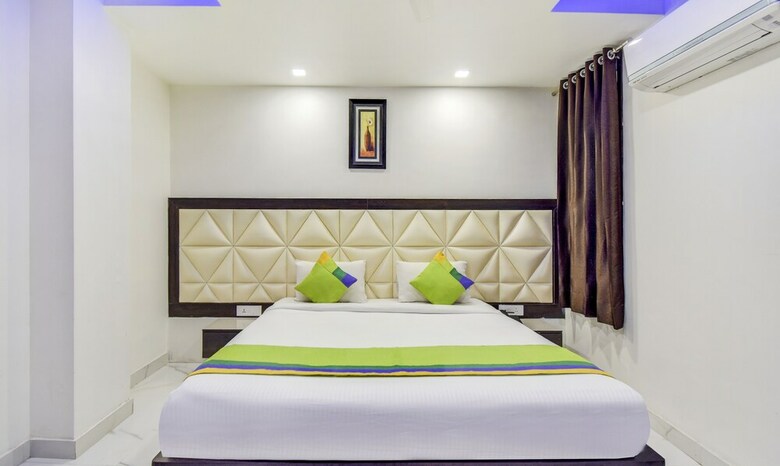 Treebo Trend Hotel Rockland & Restaurant